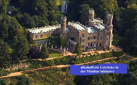 Hotel Schloss Eckberg  4*